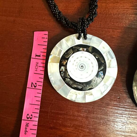 Beaded Necklace ASet of 3 Beachy Boho Choker Pendant Flower Shell Medallion Lot - Picture 7 of 11